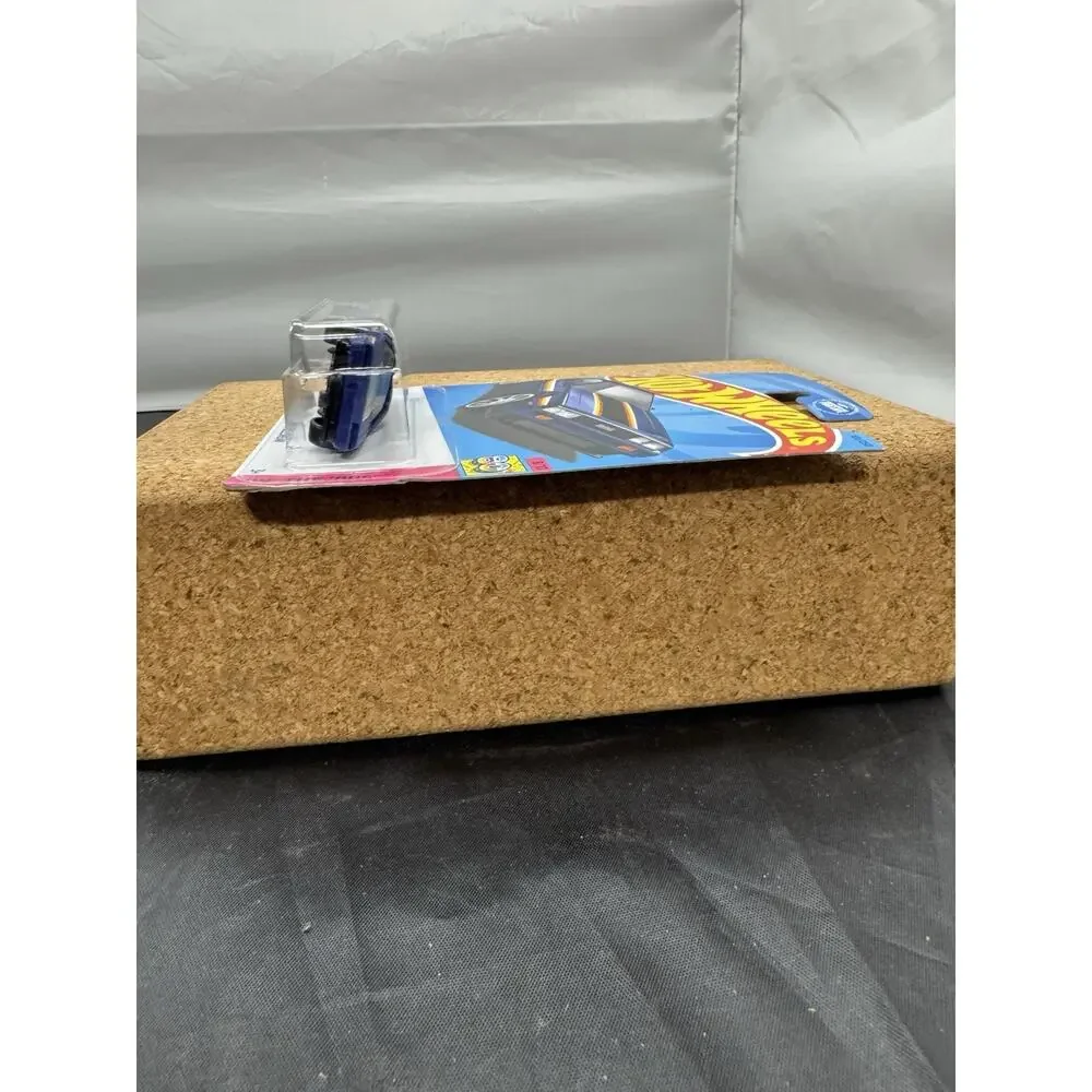 Hot Wheels DMC DeLorean Dark Blue Retro Stripes 2023 HW The 80s #101/250 HLJ65